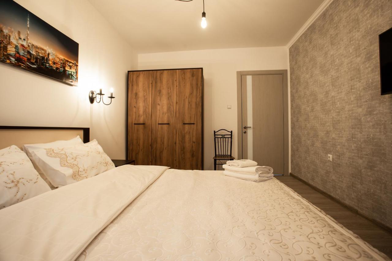 Ultra Lux 3 Rooms Apartment Near Arena City Kyiv Exterior photo