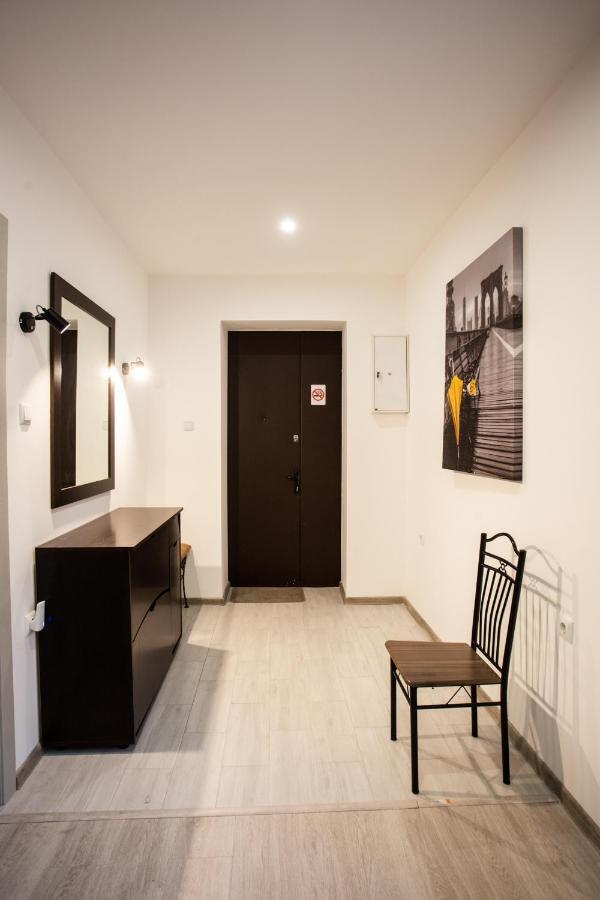 Ultra Lux 3 Rooms Apartment Near Arena City Kyiv Exterior photo