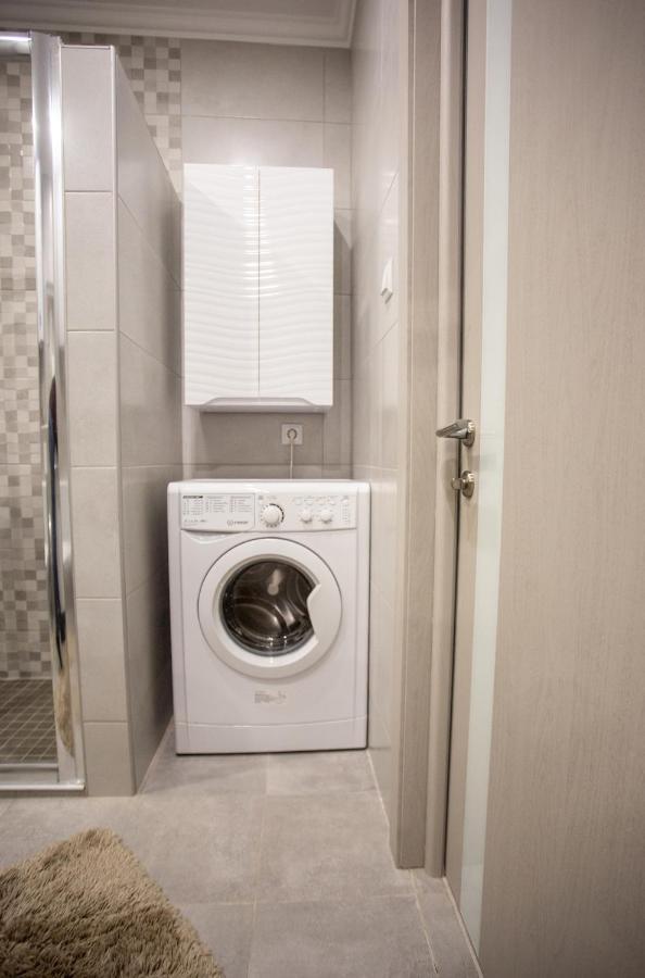 Ultra Lux 3 Rooms Apartment Near Arena City Kyiv Exterior photo